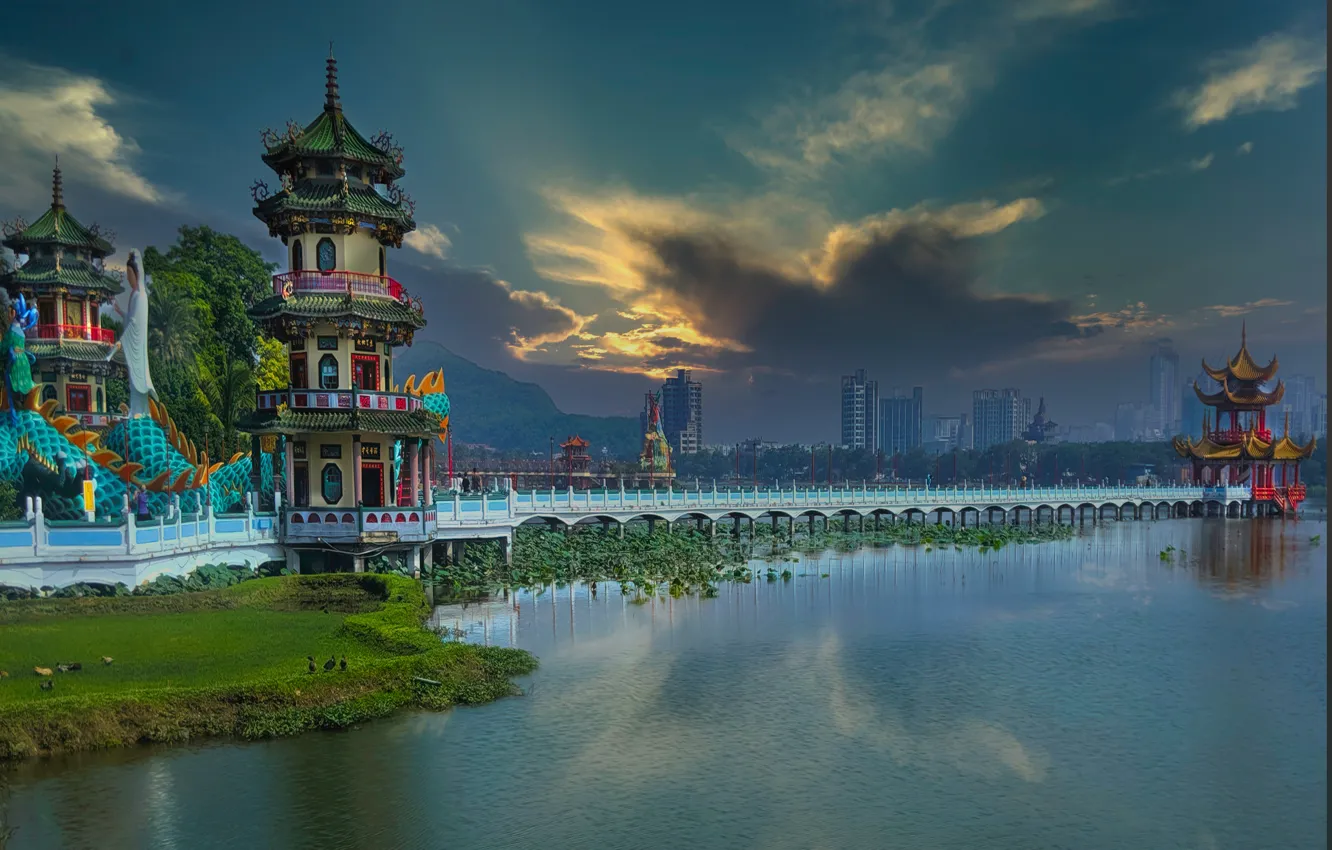 Фото обои пейзаж, мост, город, озеро, здания, дома, Китай, Тайвань, пагода, Гаосюн, Kaohsiung