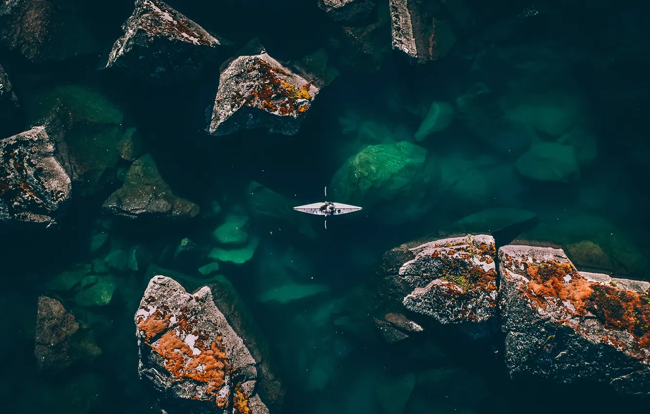 Фото обои море, вода, камни, океан, скалы, спорт, гребля, фьорд, байдарка