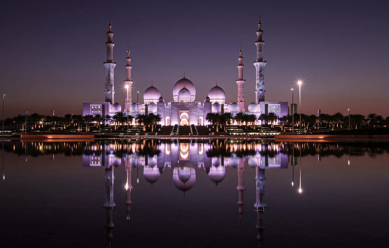 Фото обои вода, ночь, отражение, подсветка, башни, архитектура, ОАЭ, купола, Абу-Даби, Эмираты, Большая мечеть шейха Зайда