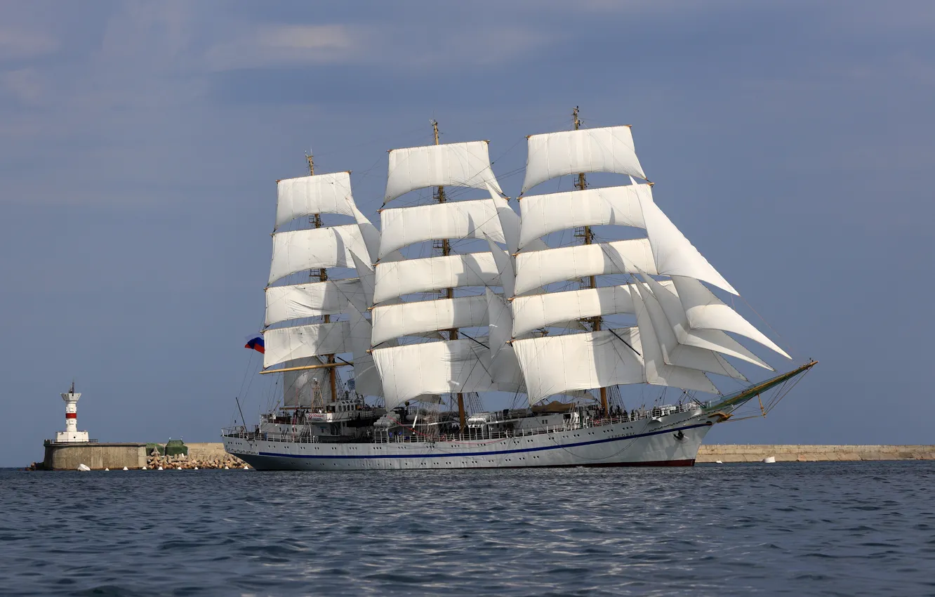 Фото обои море, маяк, парусник, фрегат, Херсонес, учебное судно, Трёхмачтовый фрегат Херсонес