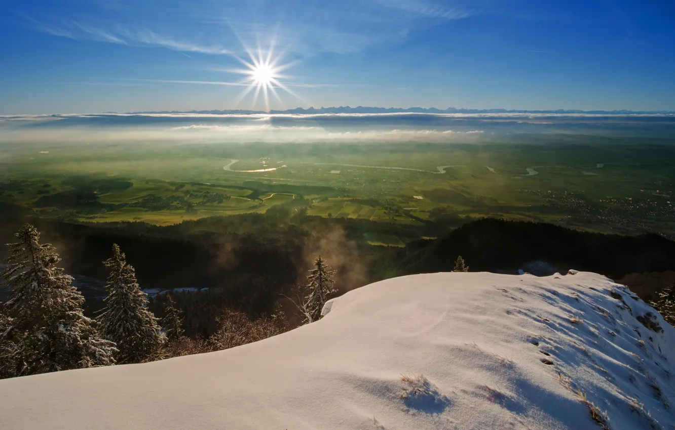 Фото обои зима, солнце, снег, долина, дымка