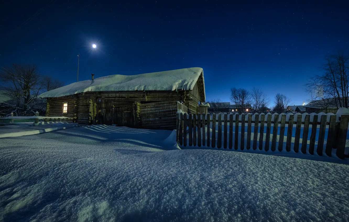 Фото обои зима, снег, пейзаж, ночь, природа, забор, дома, Пермский край, Андрей Чиж, село Григорьевское
