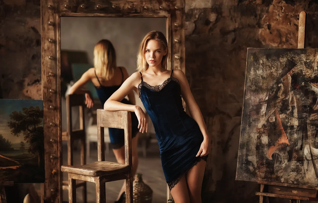 Фото обои взгляд, поза, отражение, модель, Девушка, фигура, зеркало, блондинка, Анастасия Бармина