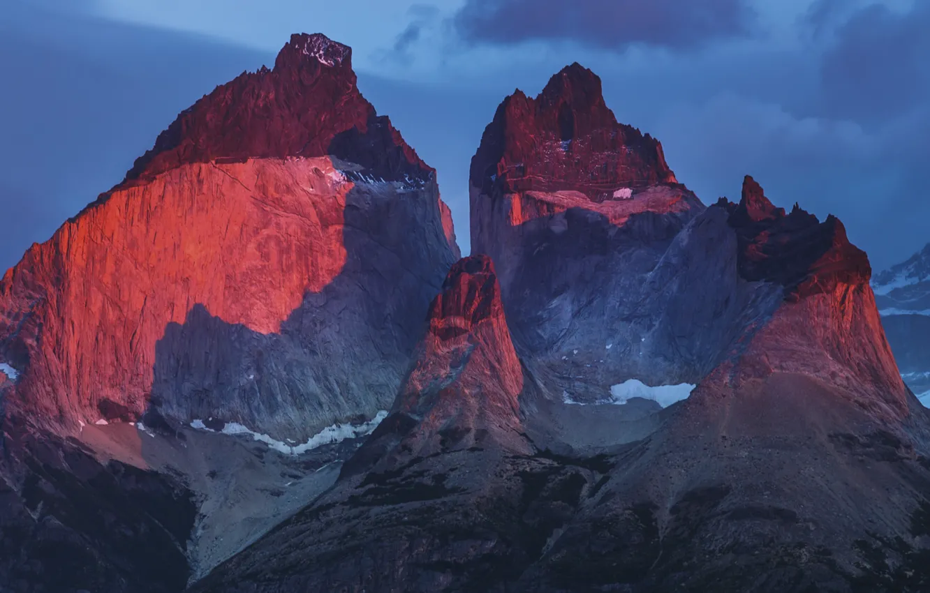 Фото обои небо, облака, горы, природа, скалы, Чили, Chile, Patagonia, Патагония, Torres del Paine National Park, национальный …