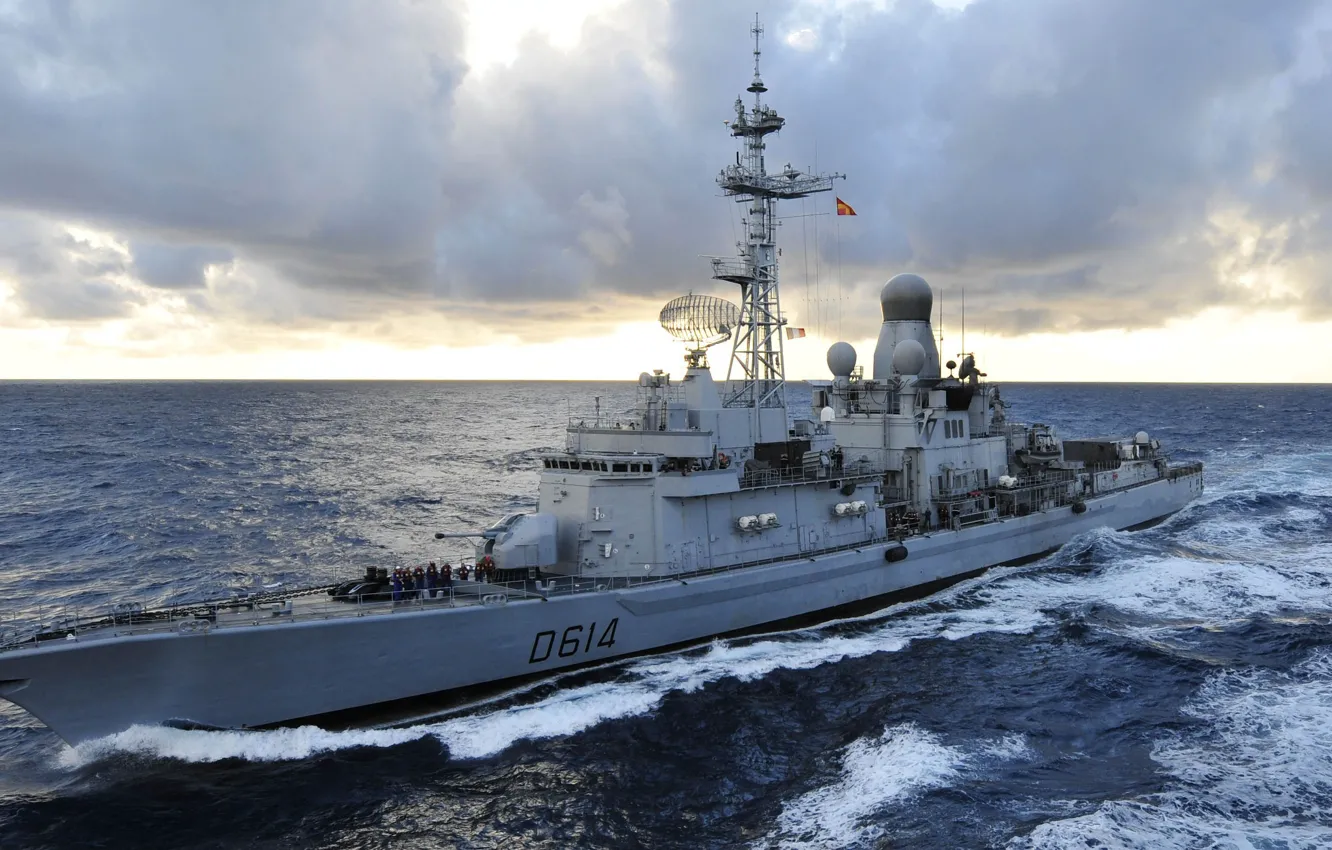 Фото обои Океан, Волны, ВМС Франции, Marine Nationale, Эскадренные миноносцы типа «Кассар», Cassard (D614), Classe Cassard