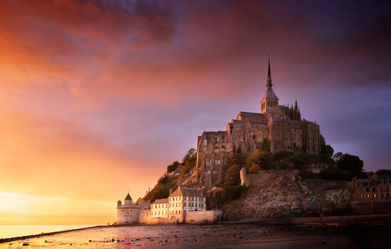 Фото обои закат, скала, Франция, крепость, France, Нормандия, Normandy, Мон-Сен-Мишель, Mont-Saint-Michel