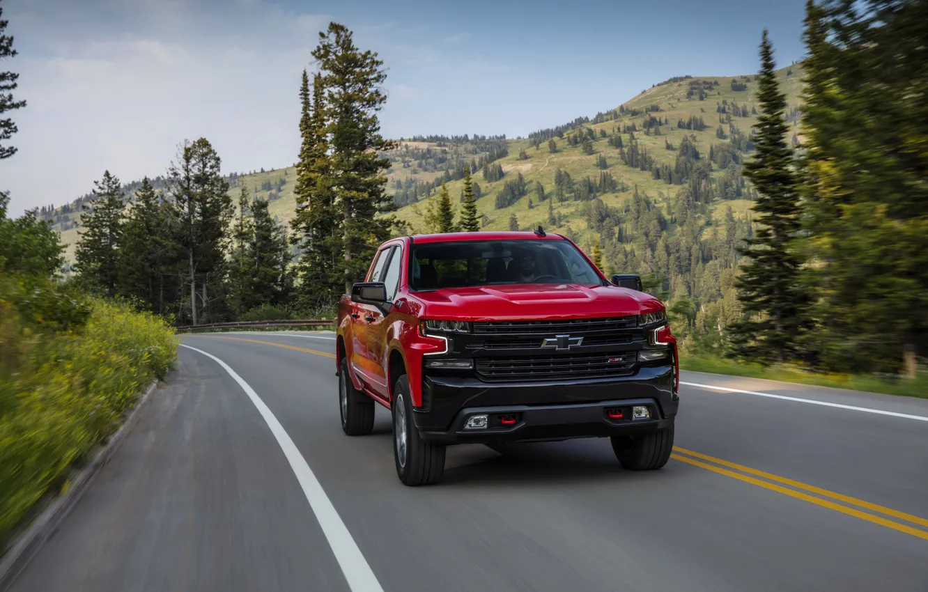 Фото обои красный, Chevrolet, пикап, Silverado, Z71, на дороге, Trail Boss, 2019, Silverado LT