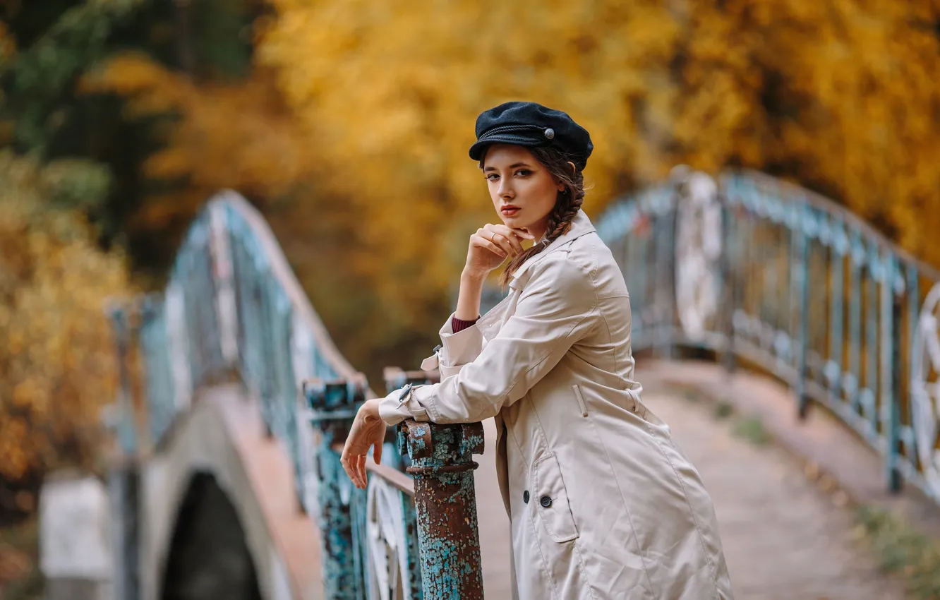 Фото обои осень, взгляд, девушка, мост, плащ, Disha Shemetova