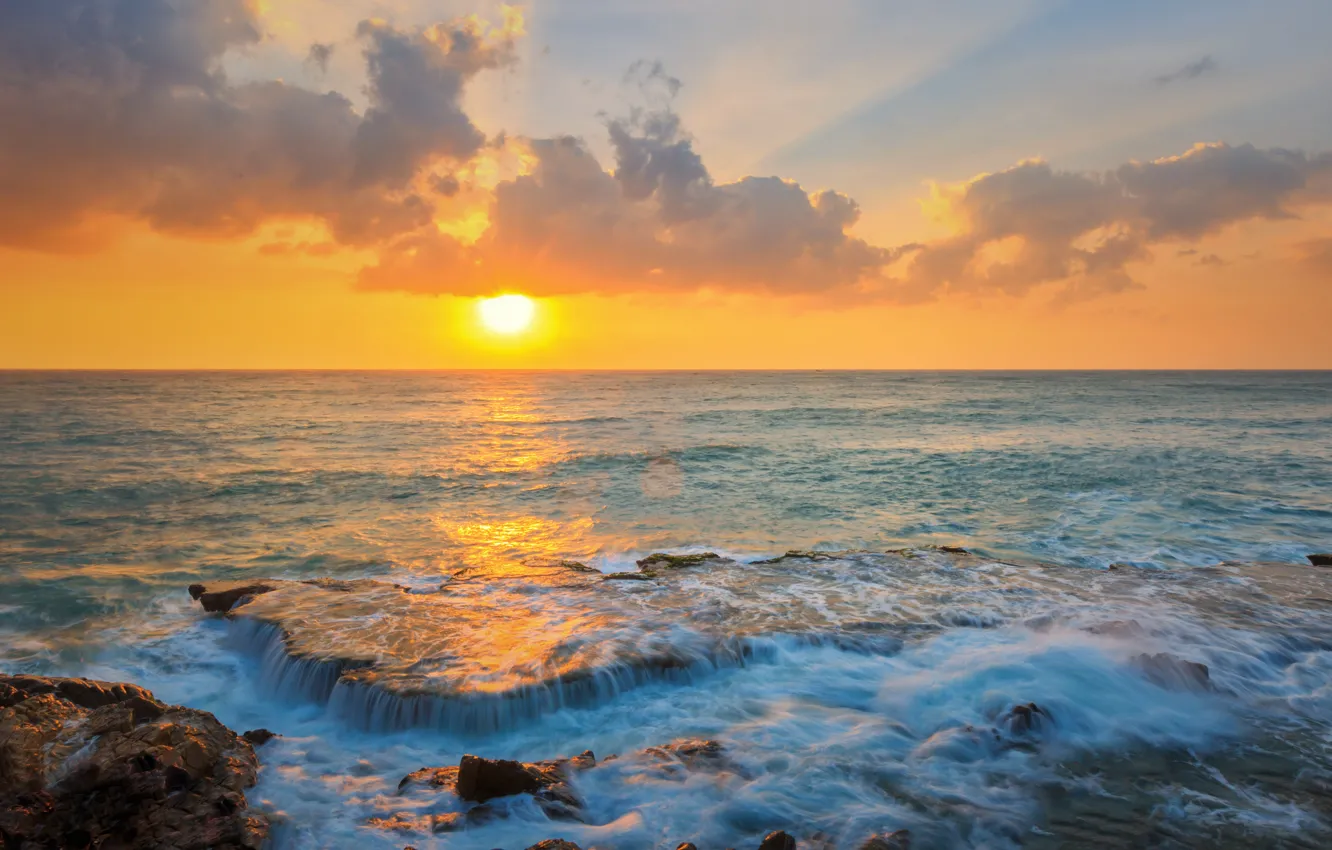 Фото обои море, волны, пляж, лето, небо, закат, камни, берег, summer, beach, sky, sea, sunset, seascape, beautiful, …