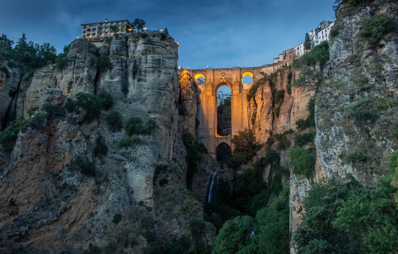 Фото обои пейзаж, мост, природа, город, скалы, вечер, ущелье, Испания, Малага, Ронда, Эль Тахо