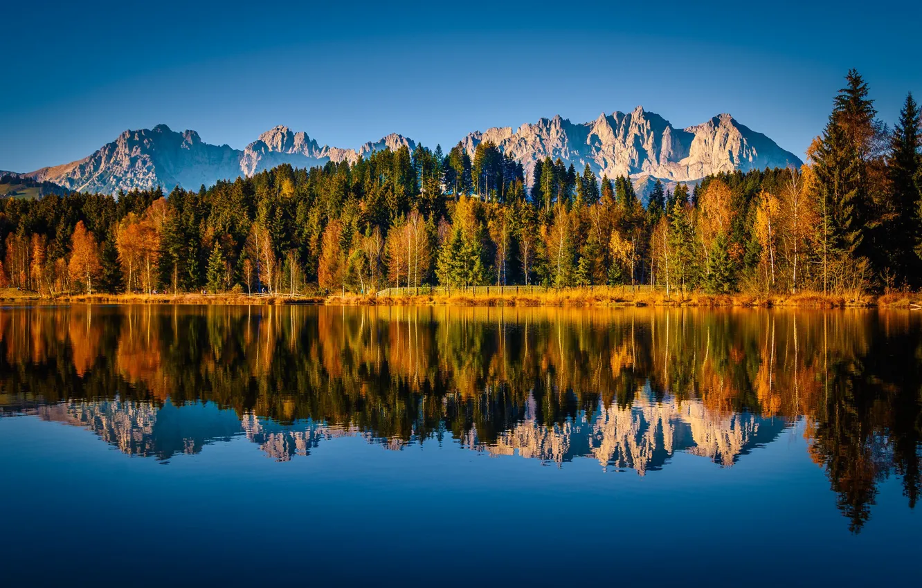 Фото обои осень, лес, горы, озеро, отражение, Австрия, Альпы, Austria, Alps, Тироль, Tyrol, Schwarzsee, Озеро Шварц, Шварцзее