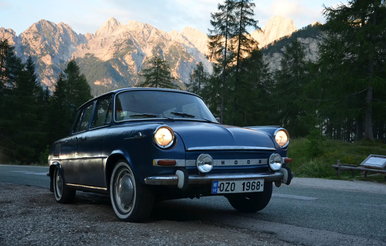Фото обои 1968, Mountains, Slovenia, Road, Škoda, Alps, Slovakia, Skoda, Czech Republic, Alpen, Classic Car, Czechia, Skoda …