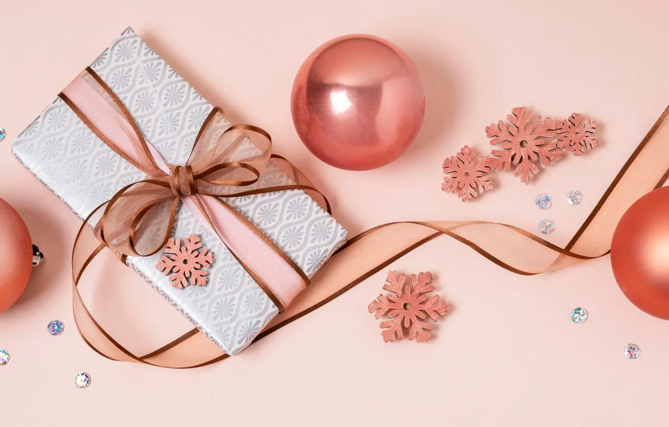 Фото обои шарики, снежинки, подарок, шары, Рождество, лента, Новый год, розовый фон