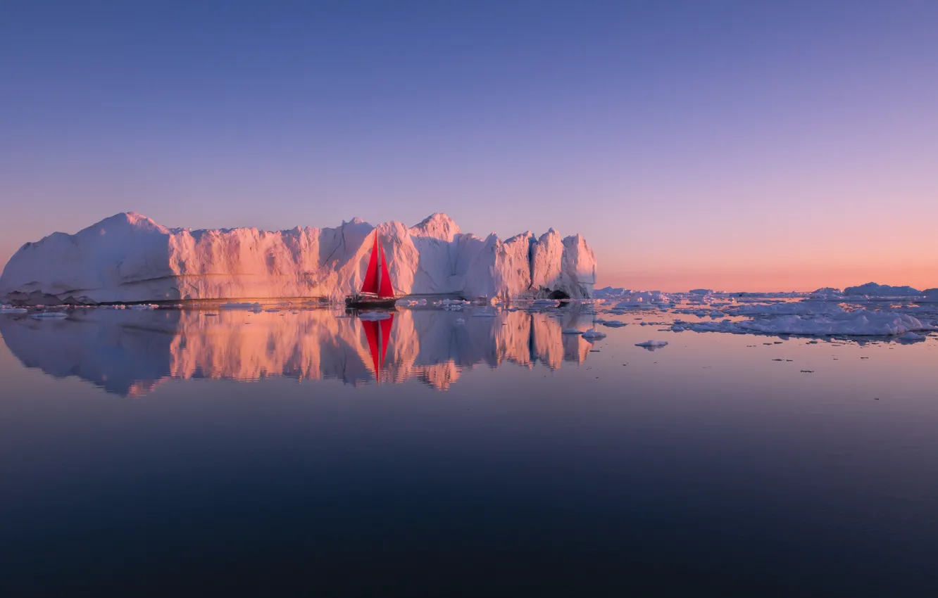 Фото обои море, отражение, лодка, яхта, айсберг, алые паруса, Гренландия, Greenland, Disko Bay, Залив Диско