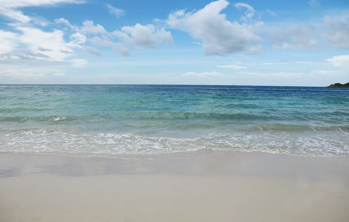 Фото обои песок, море, волны, пляж, лето, небо, summer, beach, sea, blue, seascape, sand, wave