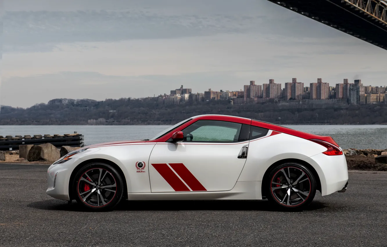 Фото обои полосы, купе, силуэт, Nissan, красно-белый, 370Z, 50th Anniversary Edition, 2020, 2019
