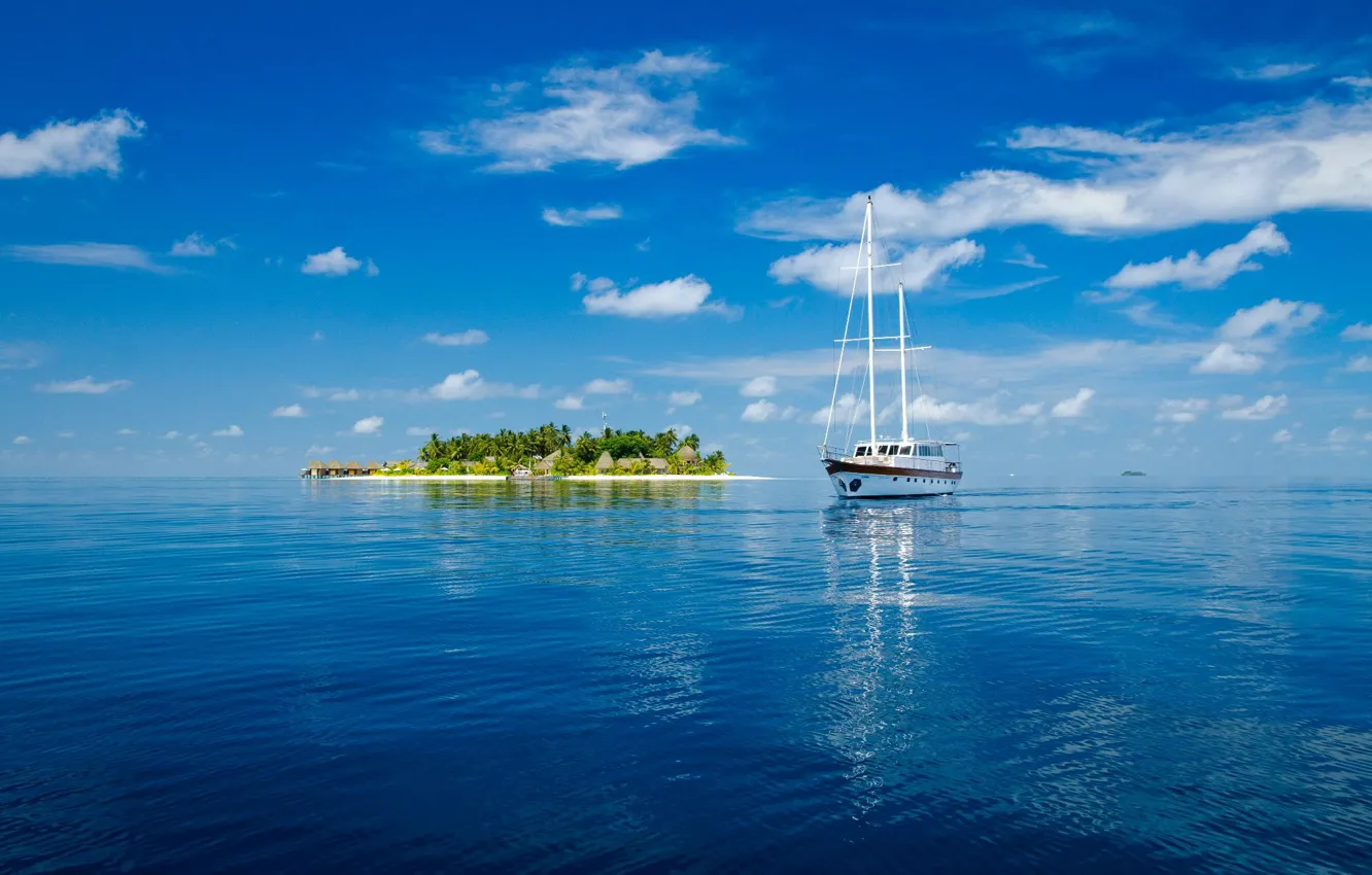 Фото обои море, корабль, остров, Мальдивы. 