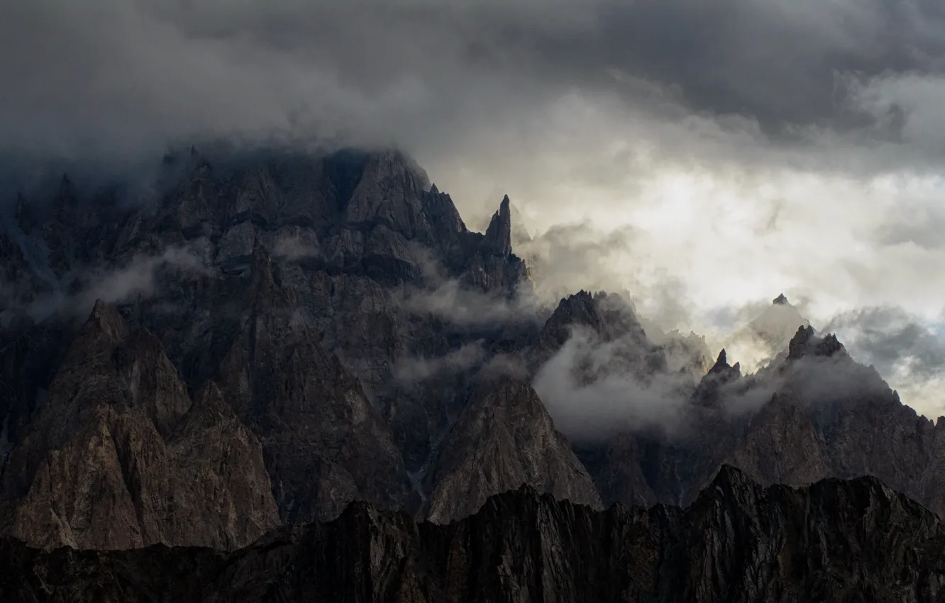 Фото обои небо, облака, горы, тучи, природа, скалы, Pakistan, Пакистан, Hunza Valley, Passu Cones, долина Хунза