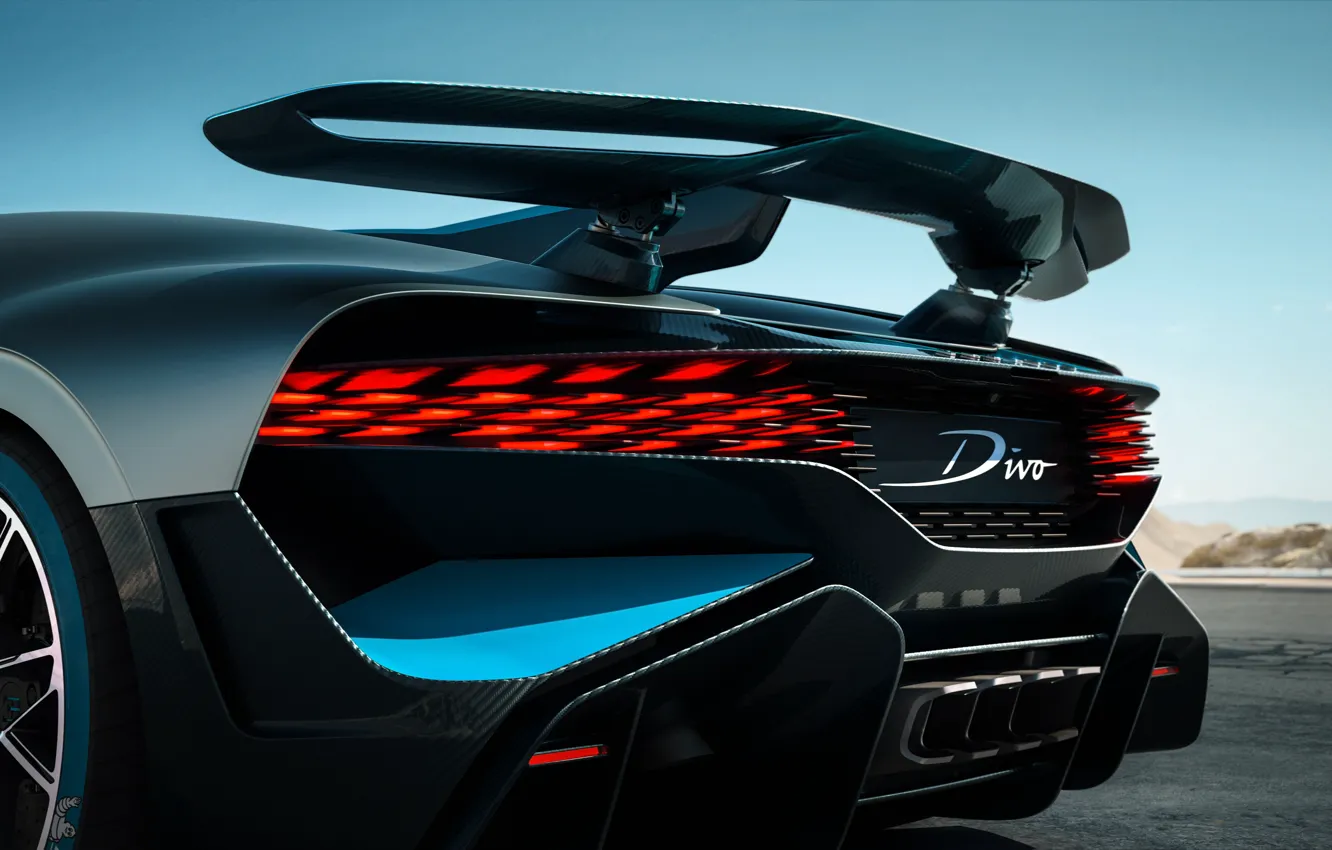 Фото обои Bugatti, суперкар, спойлер, вид сзади, 2018, гиперкар, Divo
