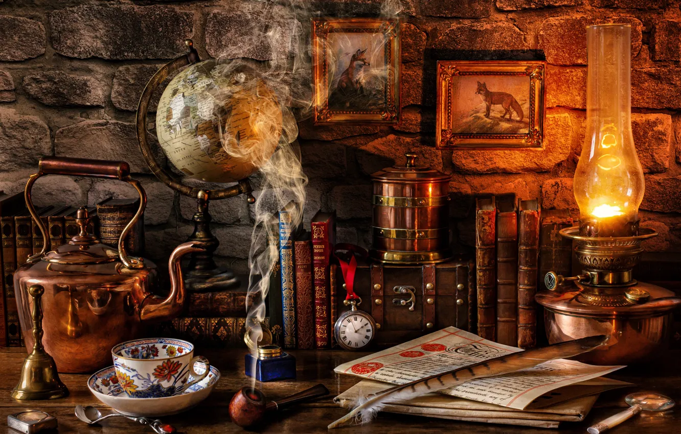 Фото обои перо, часы, книги, лампа, трубка, чайник, чашка, картины, глобус, бумаги, чернильница