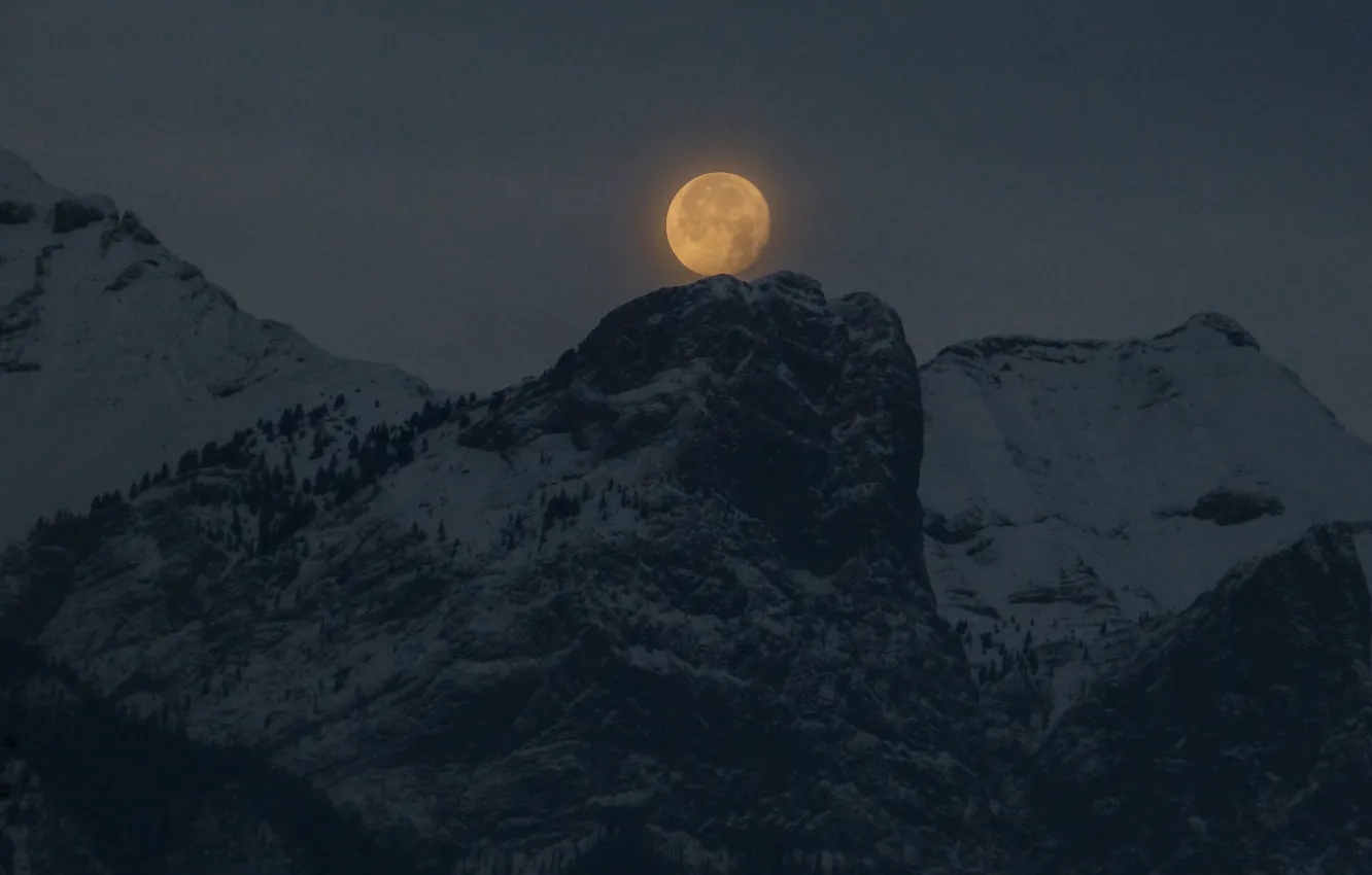 Фото обои зима, небо, снег, горы, ночь, природа, скалы, луна, полнолуние