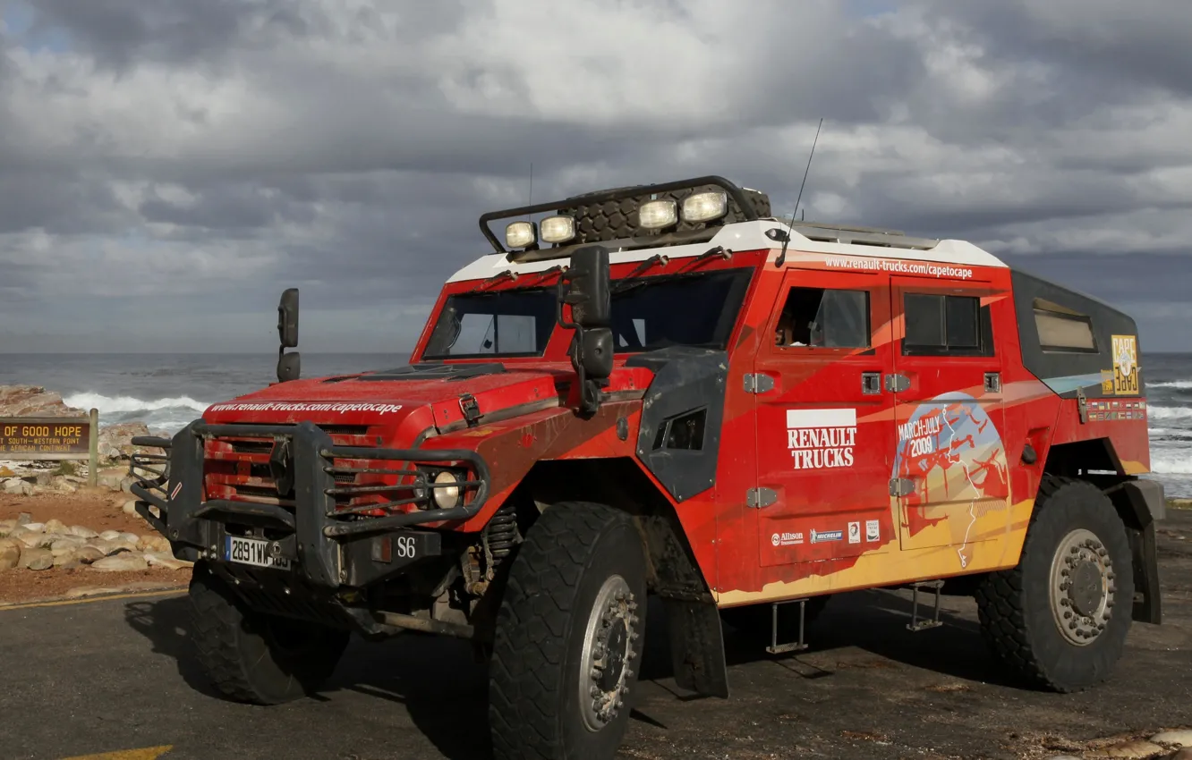 Фото обои красный, берег, внедорожник, Renault, Sherpa, Renault Trucks