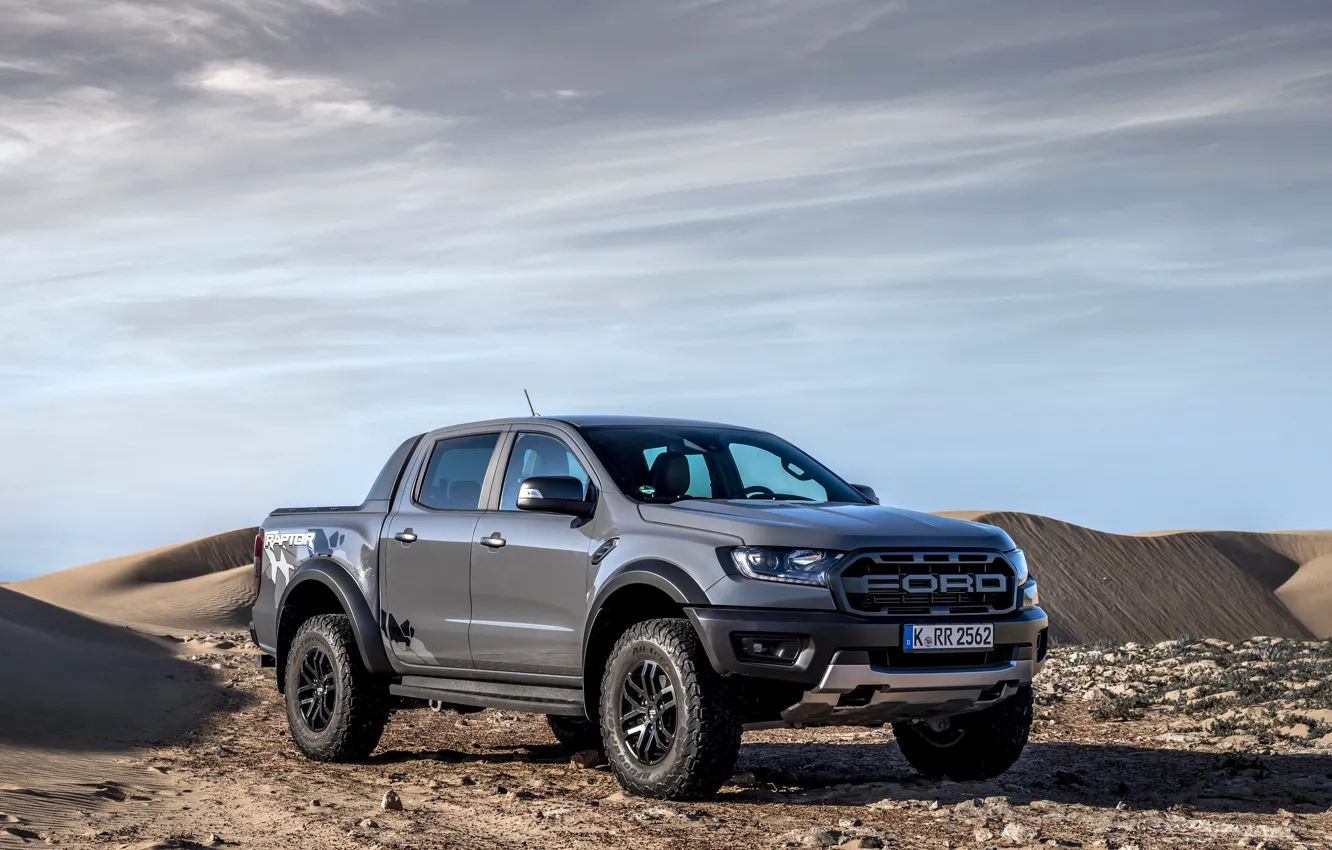 Фото обои песок, облака, серый, пустыня, Ford, Raptor, пикап, Ranger, 2019