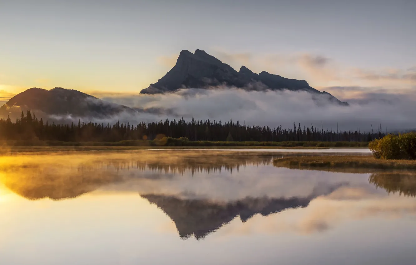Фото обои Canadian Rockies, Vermilion Lakes, Morning Mist