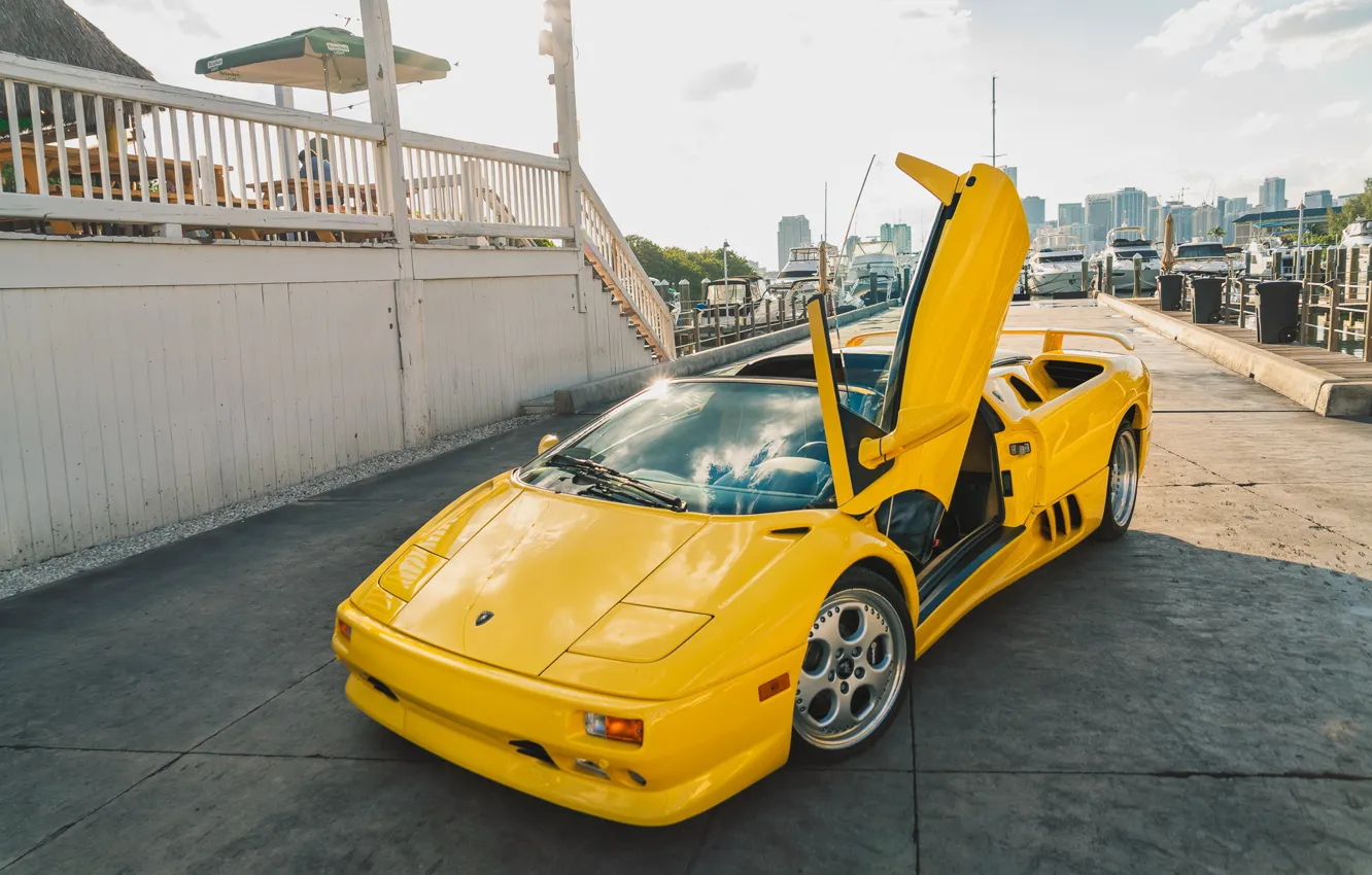 Фото обои Yellow, Supercar, Lamborghini Diablo