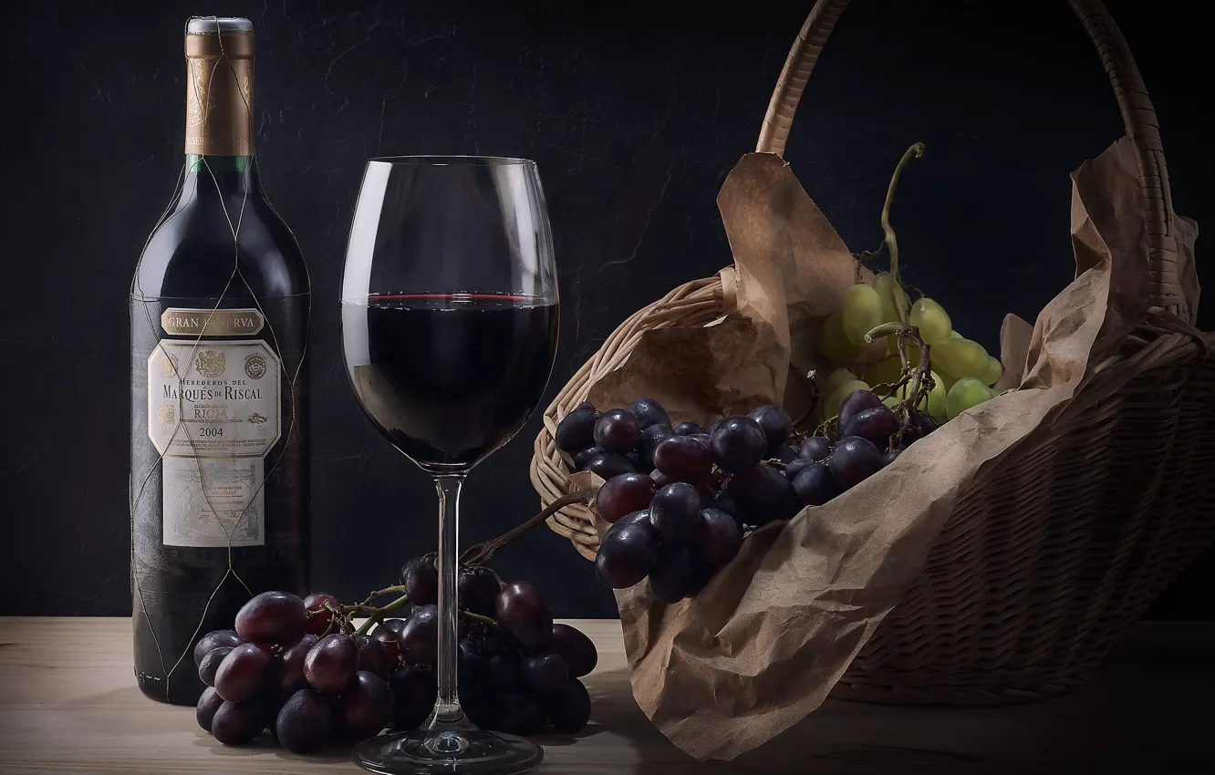 Фото обои вино, бокал, бутылка, виноград, корзинка