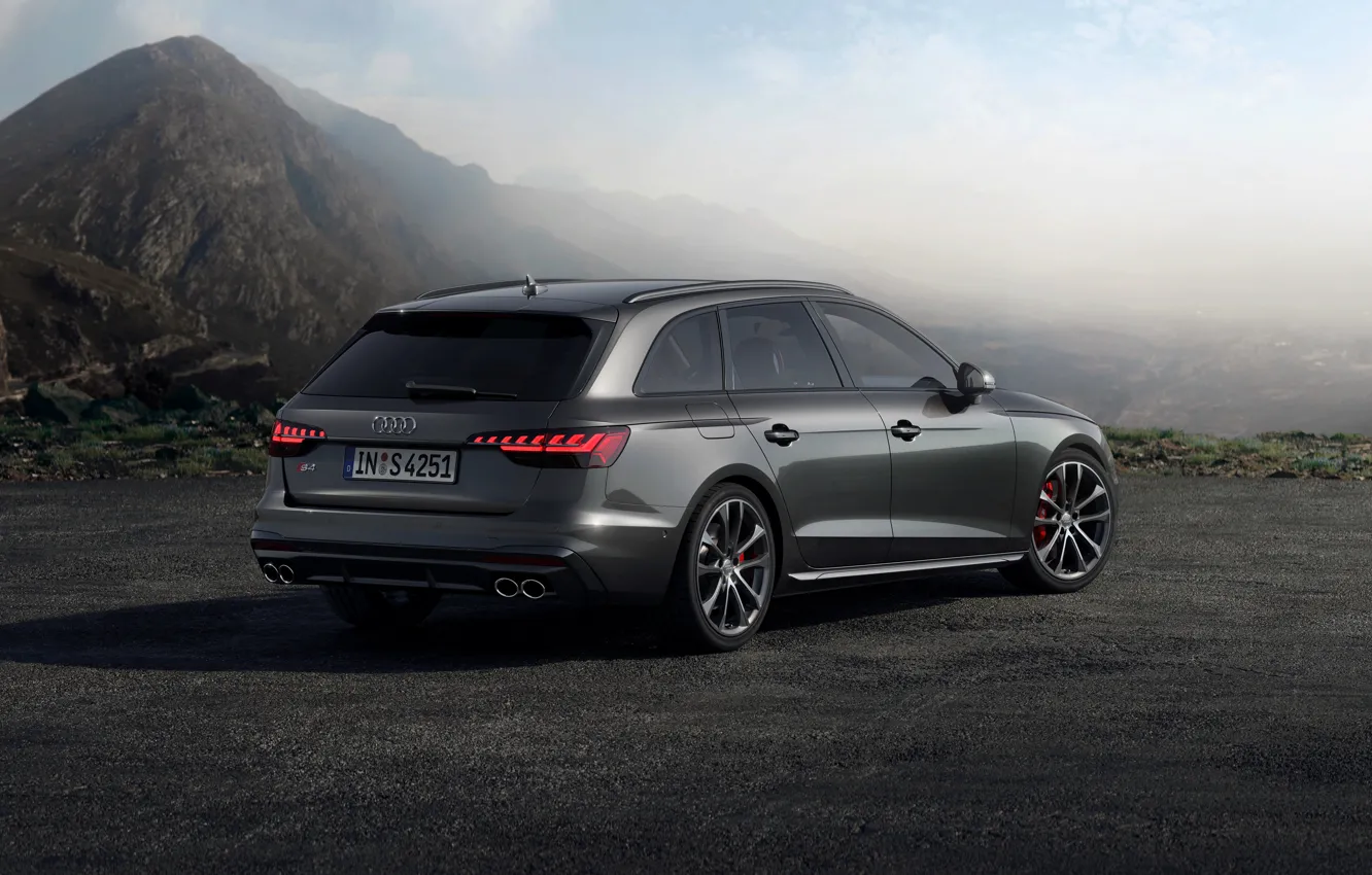 Фото обои облака, горы, Audi, универсал, 2019, A4 Avant, S4 Avant