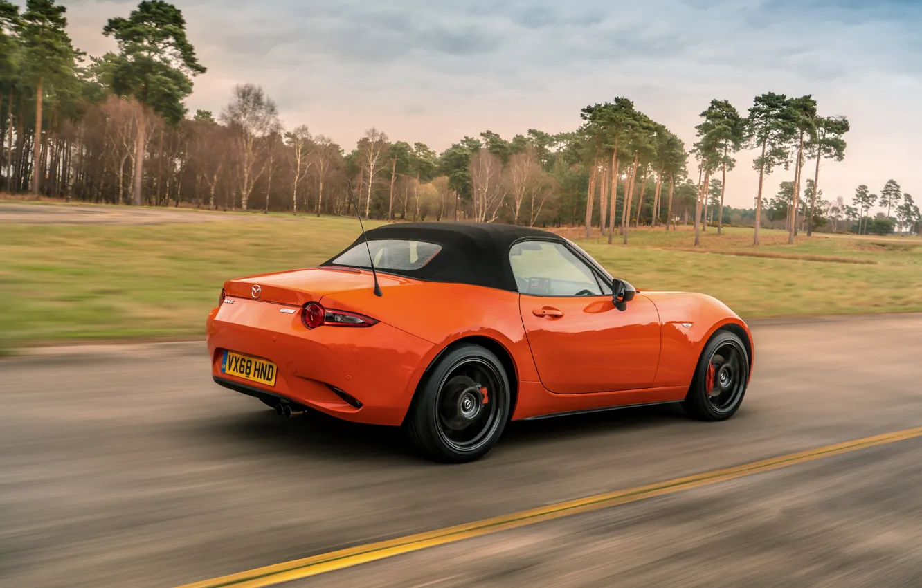 Фото обои оранжевый, Mazda, родстер, MX-5, 30th Anniversary Edition, мягкий верх, 2019