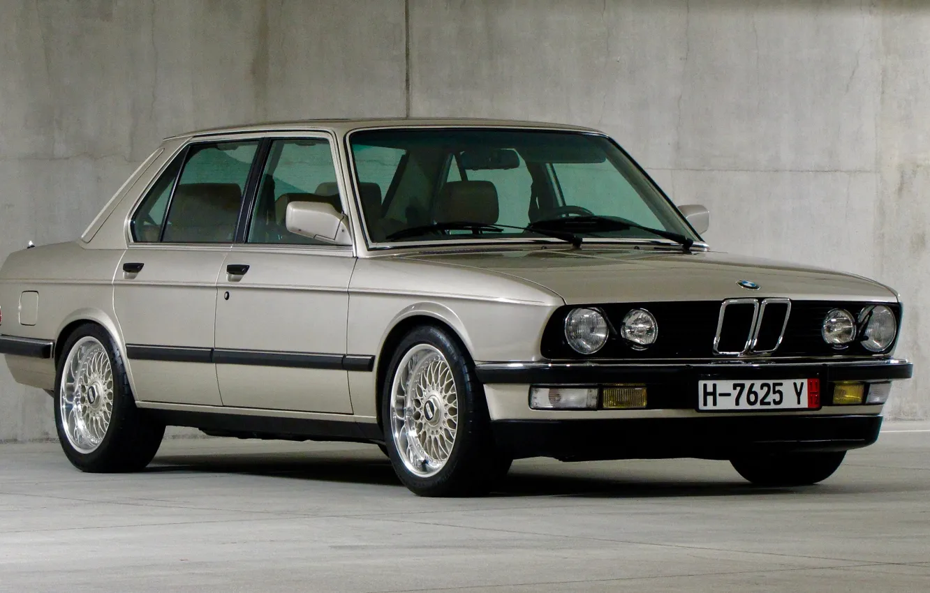 Фото обои BMW, E28, 535I