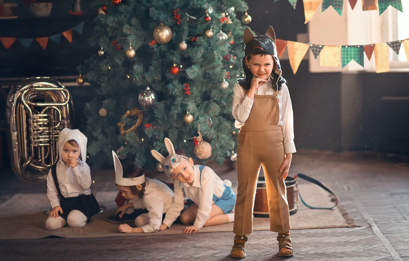 Фото обои дети, праздник, игра, новый год, волк, ёлка, маски, зайчики, детский сад, Марианна Смолина
