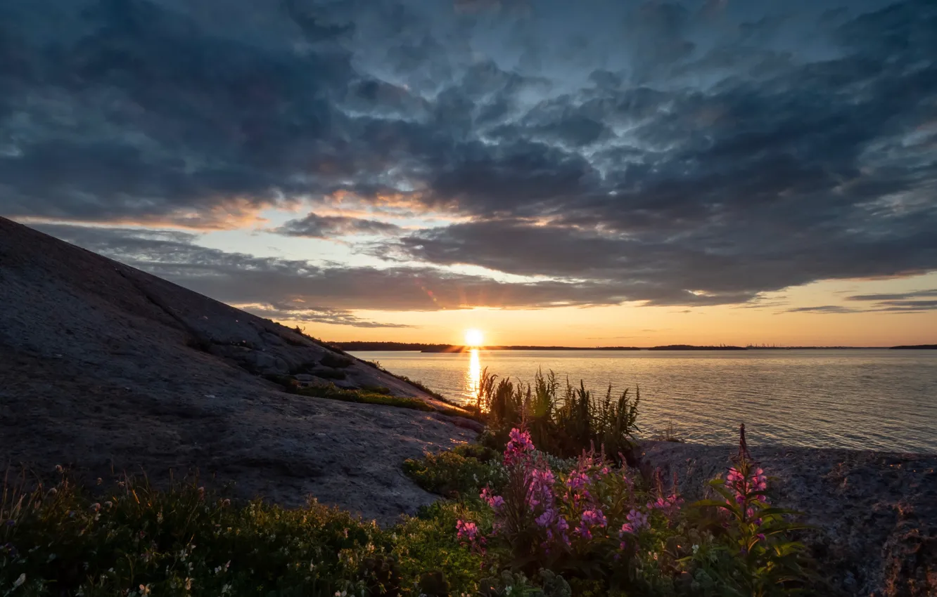 Фото обои вода, солнце, лучи, пейзаж, закат, природа, берег, вечер, Финляндия